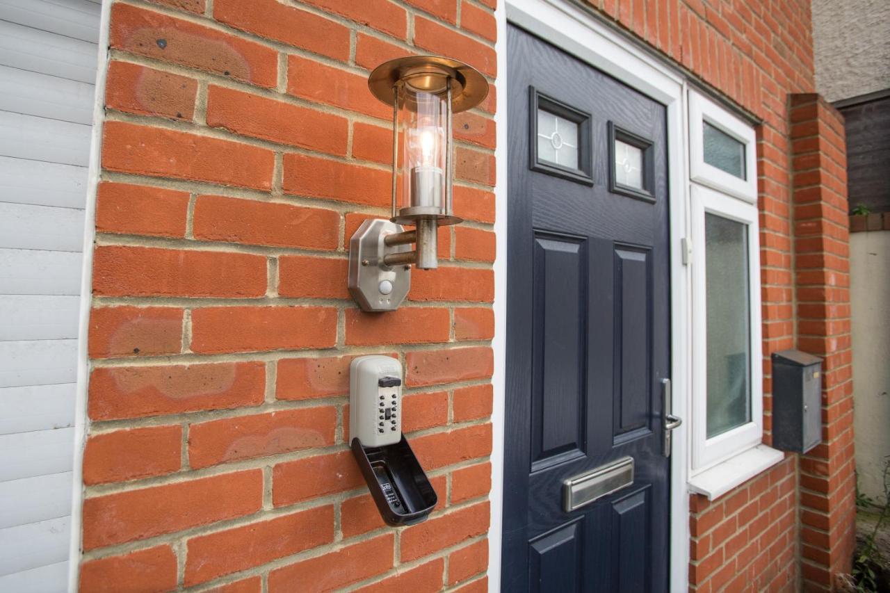 Vale House Apartment Northfleet Exterior photo